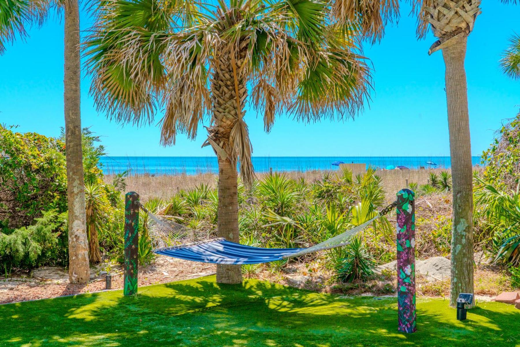 Beach Colony Resort Unit 1405 - Beautiful Oceanfront Condo - 1 Bedroom, 1 Bath - Perfect For 6! Myrtle Beach Exterior foto